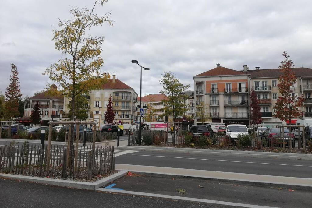 Top Cosy Studio Avec Terrasse A 10Min Disney-Shopping Vallee Bailly-Romainvilliers Exterior photo